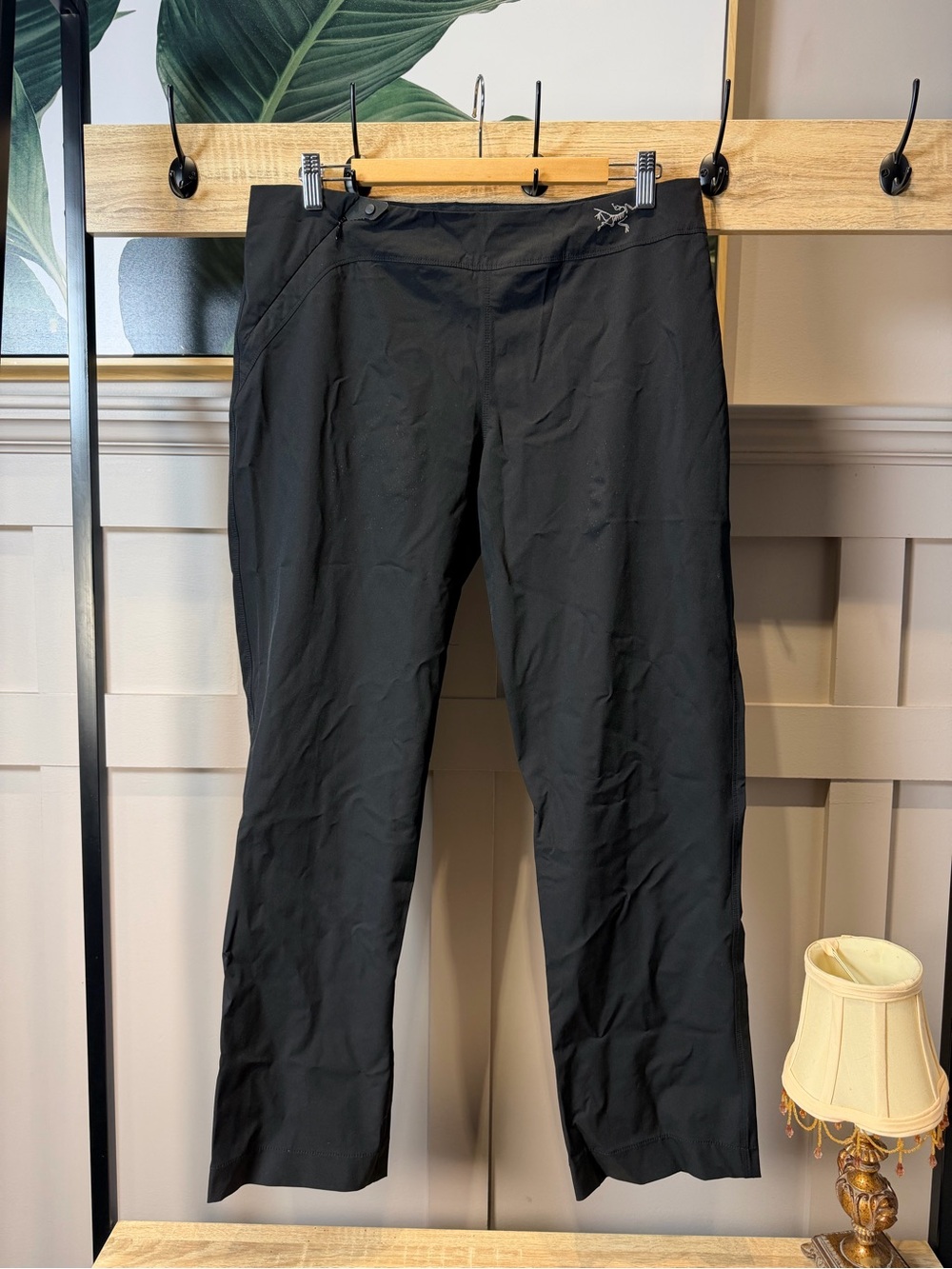 Arc'teryx Pants Womens 12 Black Hiking Nylon Pockets 28” Inseam Outdoor